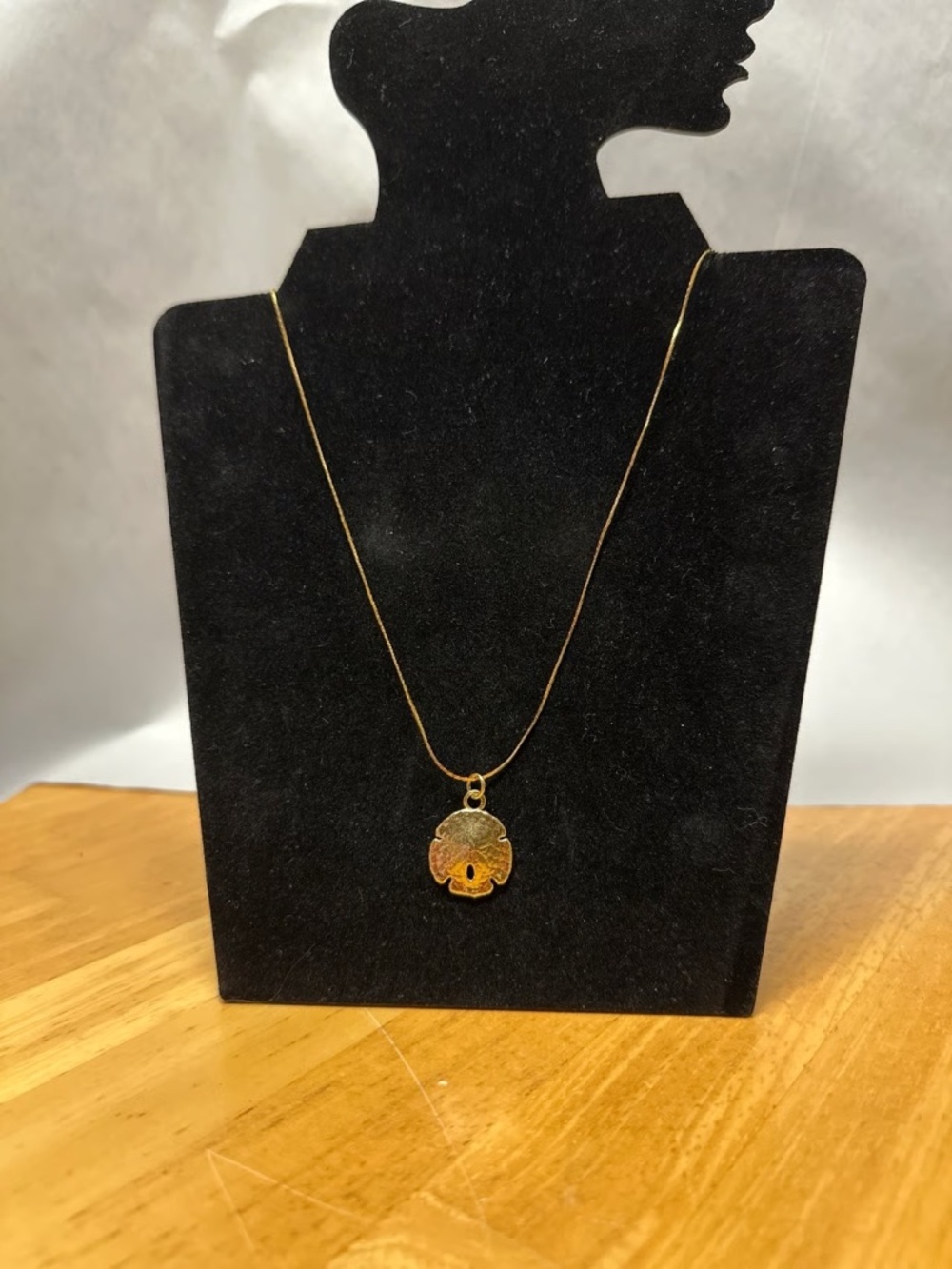 Sand Dollar Pendant Necklace | Gold-toned | Delicate Chain